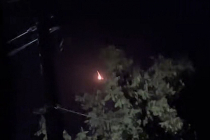Ночью на Мелитопольщине было громко и зрелищно – ПВО рашистов сбила собственный самолет (фото, видео)