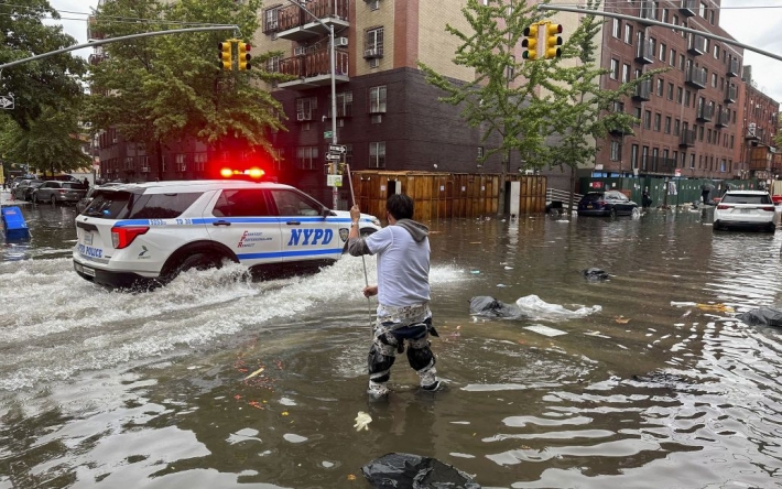 Нью-Йорк уходит под воду: власти объявили чрезвычайное положени