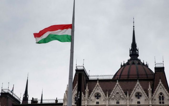 Венгрия выступает за разделение пакета помощи Украине от ЕС, - СМИ