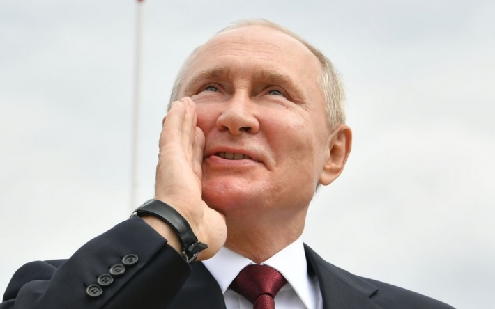 Путину мерещится, что РФ 