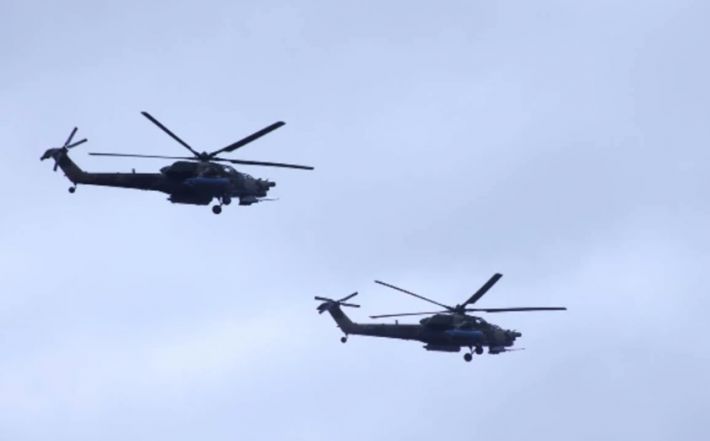 В Мелитополе слышны взрывы, над городом летят вертолеты