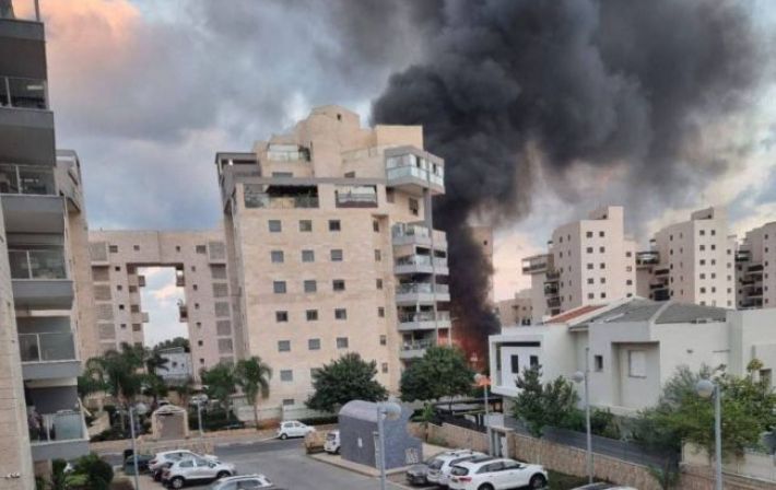 Израиль массированно обстреляли ракетами, на юге идут бои с боевиками Сектора Газа