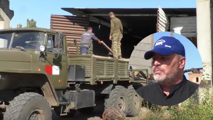Вантажівка трухлявих палиць із цвяхами для російських військових: як намагаються "піаритися" фейкові депутати в Мелітополі (фото)