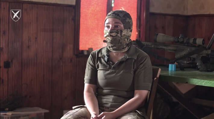 "Я должна была пойти воевать в первый день, а в какой еще?": украинская снайпер рассказала о фронтовых буднях на Мелитопольском направлении (видео)