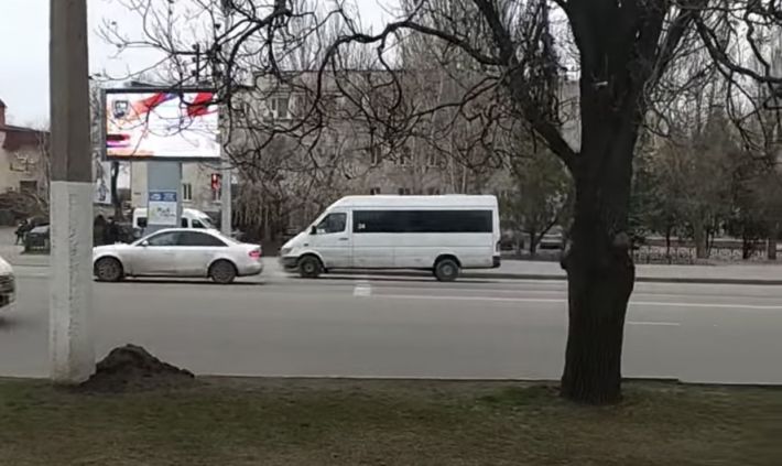 Никакой гарантии, что приедут: жители Мелитополя массово жалуются на работу такси и маршруток