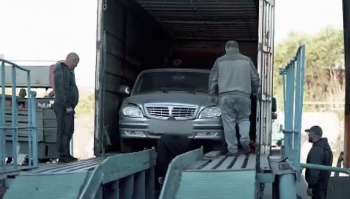 В Мелитополе рашисты устроили аттракцион невиданной щедрости (видео)