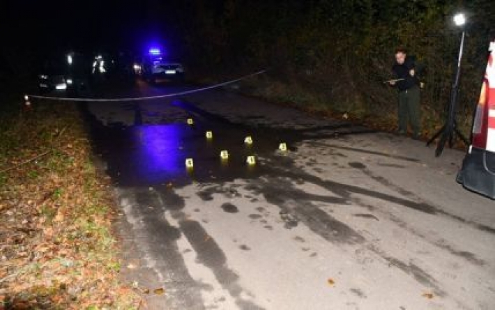 Упала с капота автомобиля: во Львовской области трагически погибла 19-летняя девушка