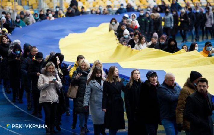 Верят ли украинцы в общественный "раскол" во время войны: данные опроса КМИС