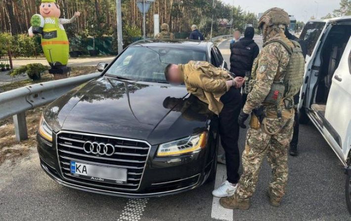 Полиция задержала мошенника, который выманил у матери погибшего военного 7,5 млн гривен