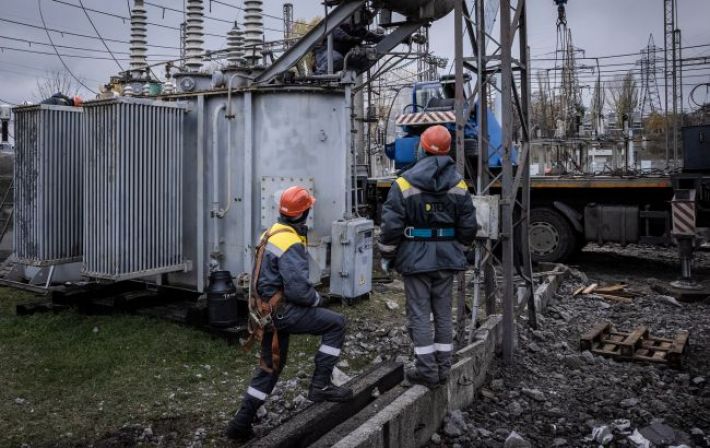 В Киеве и двух областях бурлит ненастье: энергетиков перевели в усиленный режим