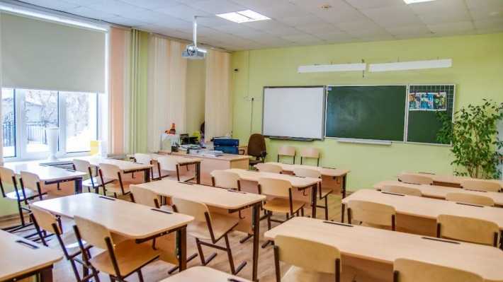 Оккупанты Запорожской области предлагают деньги за обучение украинских детей в российских школах