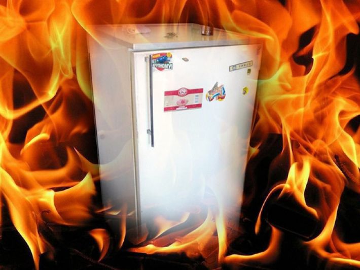У Мелітополі в квартирі багатоповерхівки холодильник ледь не занапастив господиню (фото)