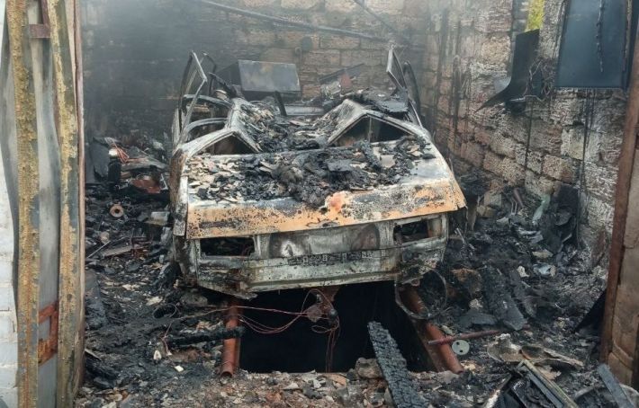 В Мелитопольском районе дотла сгорел автомобиль (фото)