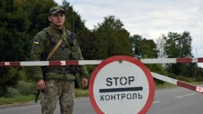 Рашисты заявили, что выдворили из Бердянска за границу 10 
