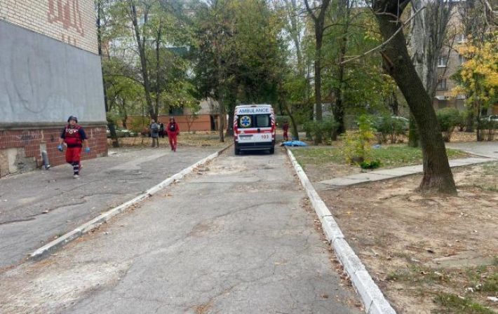 Россияне обстреляли центр Херсона: погибла чиновница МВА, еще два человека ранены