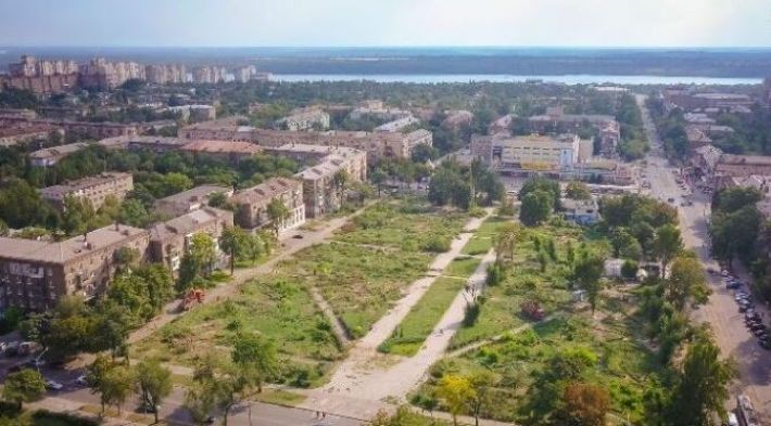 Запорожцы требуют восстановить сквер имени Дениса Тарасова, подробности