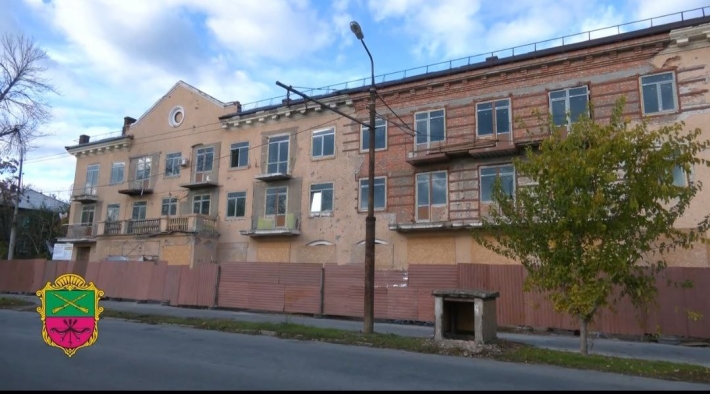 Один из восстановленных после ракетного обстрела рф домов в Запорожье готов к подаче отопления
