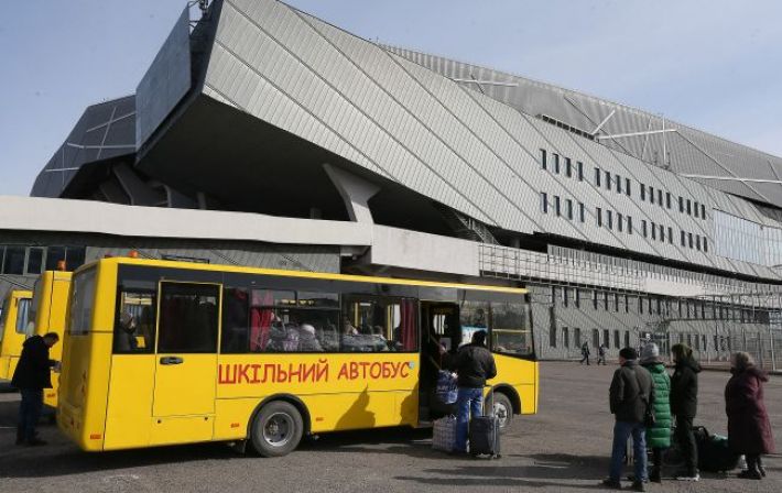 Україна отримала від Євросоюзу близько 400 шкільних автобусів