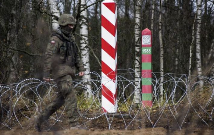 Военный из Польши выстрелил в нелегального мигранта на границе с Беларусью