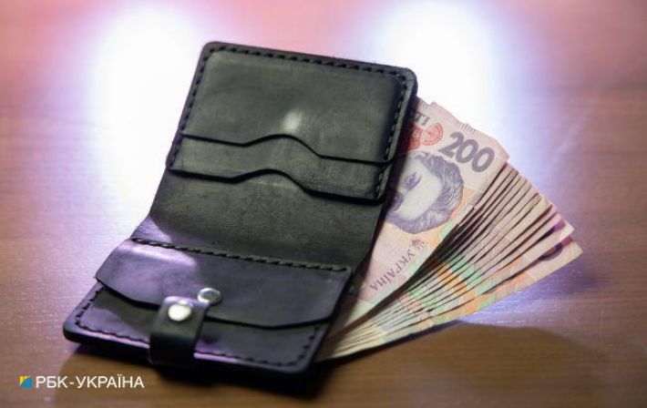 Зарплаты украинцев выросли на четверть: где платят больше всего