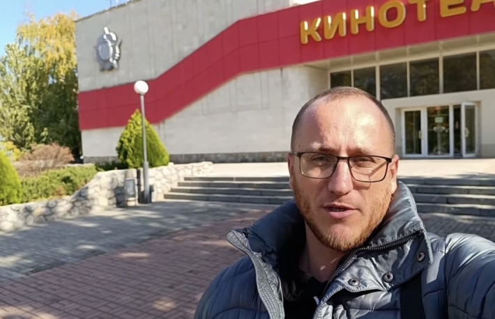 Вокруг ни души: в Мелитополе предатель опозорился неудачной пропагандой (видео)