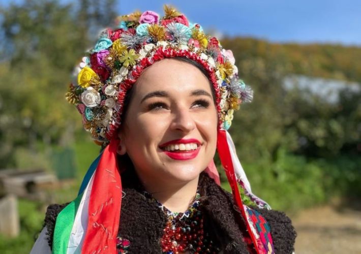 Популярная украинская певица стала звездой кринжовой рекламы оккупантов в Мелитополе (фото)