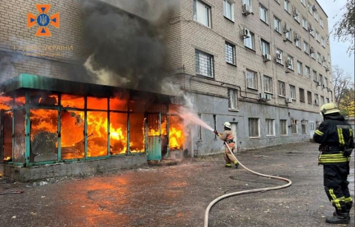 В Запорожье произошел мощный "химический" пожар (фото)