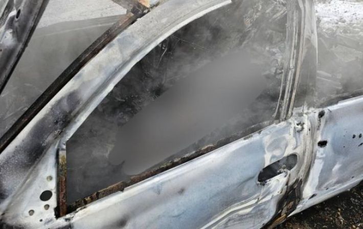 Российские войска обстреляли автостоянку предприятия в Херсоне: есть жертвы и раненый