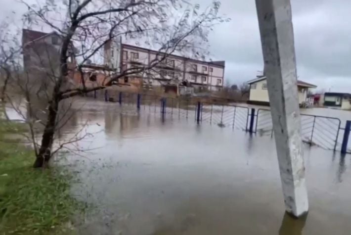 Затопленная Кирилловка остается без света (видео)