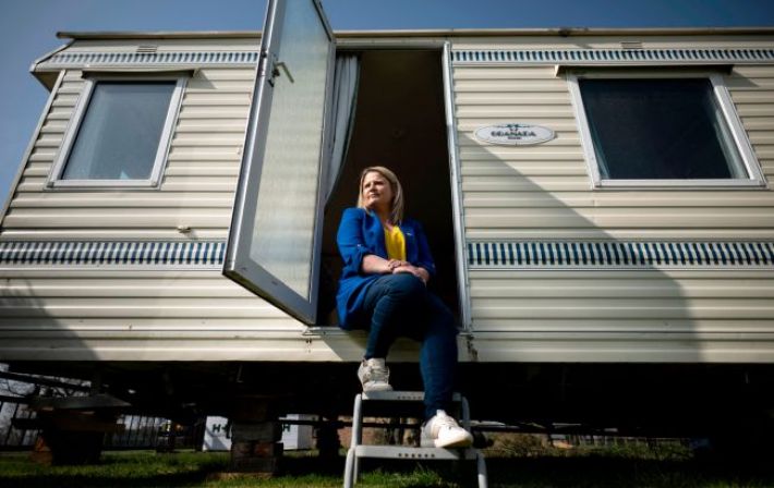 Тысячи украинских беженцев в Британии могут потерять жилье этой зимой: детали