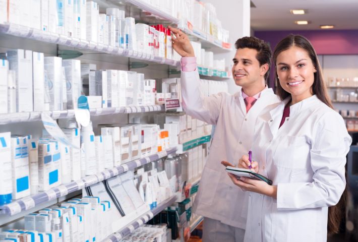 Как купить лекарства и не переплатить? Интернет-аптека или традиционная?