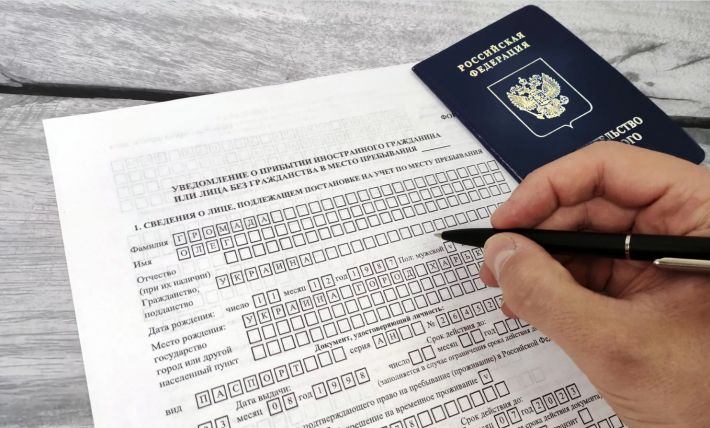 Окупанти оголосили полювання на мелітопольців, які не отримали російських паспортів - списки вимагають до Нового року