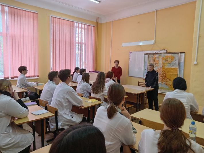 Студентів Мелітопольського медколеджу змушують надавати допомогу пораненим окупантам