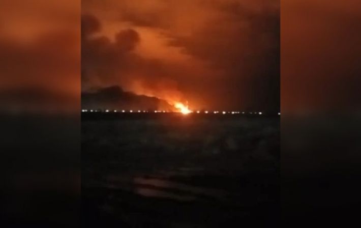 Пожар и взрывы под Волгоградом: появилось видео
