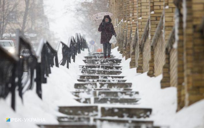 Одесскую область засыпало снегом: на двух трассах ограничили движение