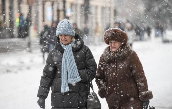 Школы в онлайн и без необходимости не выезжать. На Украину надвигается снегопад: где и к чему готовиться