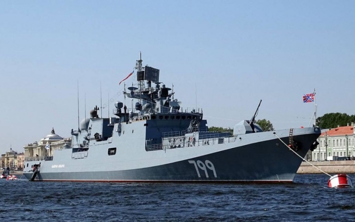 Попри сильний шторм, ворог вивів в Чорне море фрегат "Адмірал Макаров"