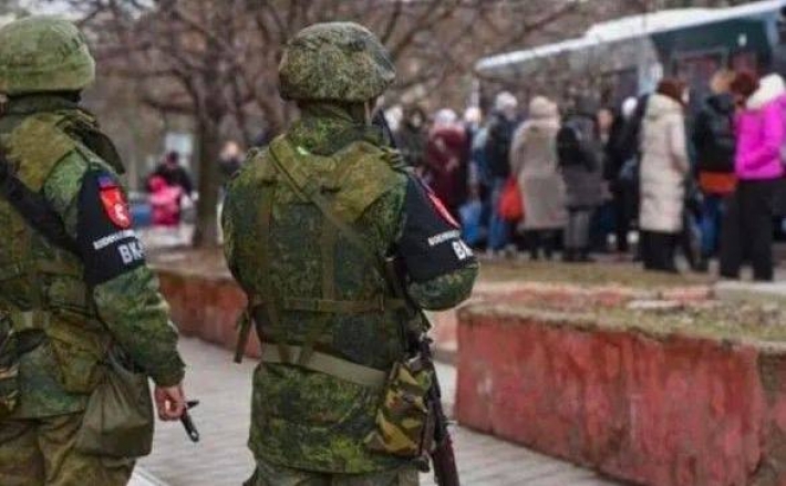 На Мелітопольському напрямку окупанти знов вивозять з прифронтової зони цивільних людей
