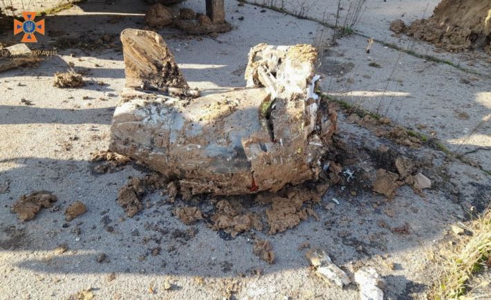 У Запоріжжі рятувальники знищили залишки ракети “Калібр” (фото)