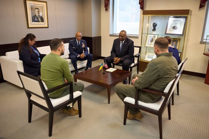 Зеленский в США встретился с министром обороны и главой армии Брауном