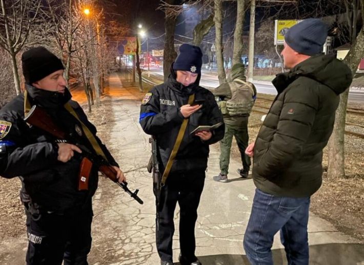 В Запорожье полицейские выявили десятки нарушителей комендантского часа
