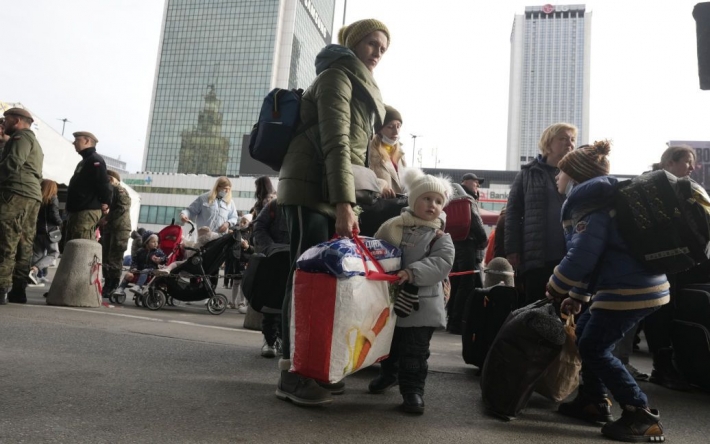 Сколько беженцев из Украины навсегда останутся за границей – прогноз МВФ
