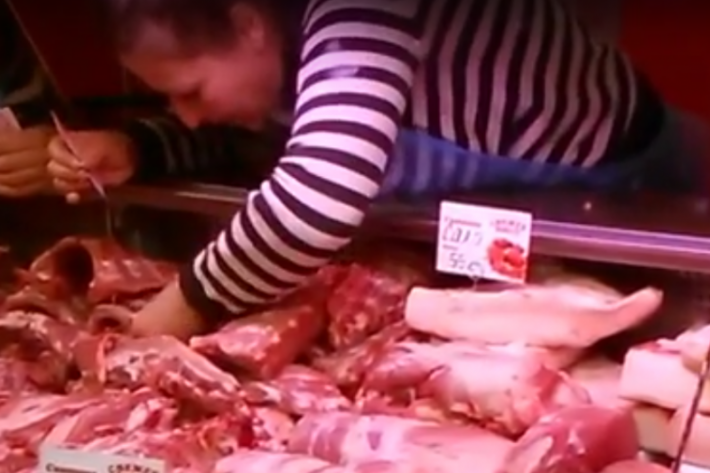 В Мелитополе покупатели шокированы антисанитарией в продуктовых магазинах