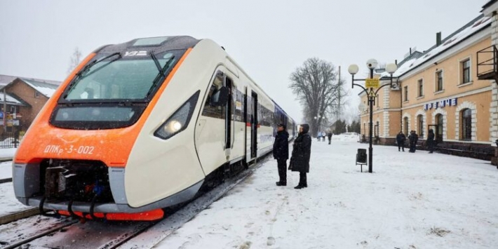 «Укрзалізниця» запустит еще один региональный поезд из Львова в Рахов, которым смогут воспользоваться жители Запорожья