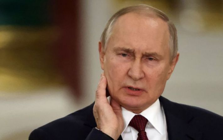 Путин передал по дипломатическим каналам, что готов заморозить войну в Украине, - NYT