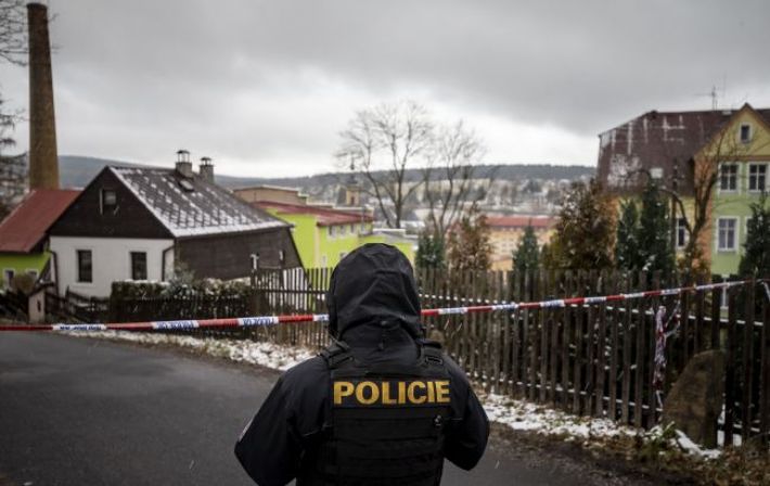 Стрельба в Праге: во время обысков у нападающего дома нашли взрывчатку