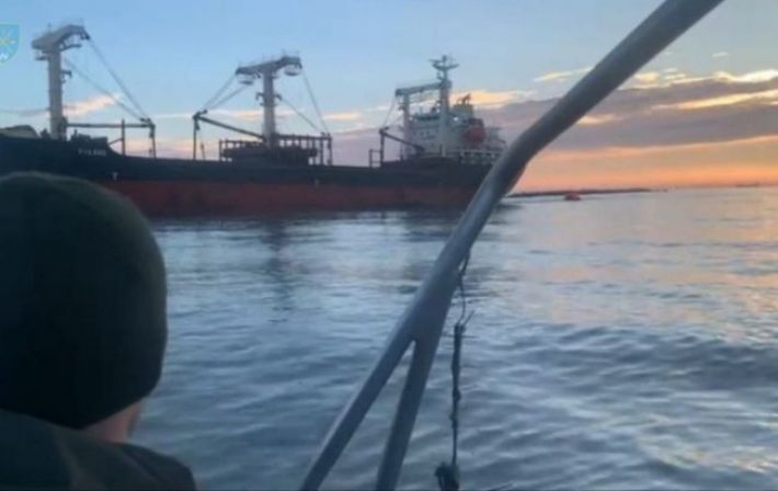 В Черном море на вражеской мине подорвалось гражданское судно под флагом Панамы