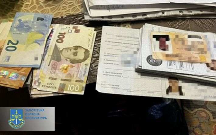 Взятка в почти 200 тыс. грн - в Запорожье разоблачили работника медицинского учреждения