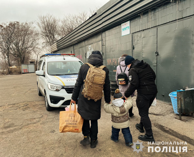 В Запорожье женщина с двумя детьми жила в бомбоубежище более 2 месяцев