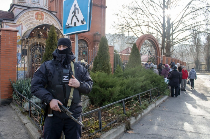 Металлодетекторы и полицаи: в Мелитополе оккупанты устроили "шмон" в церквях (фото)